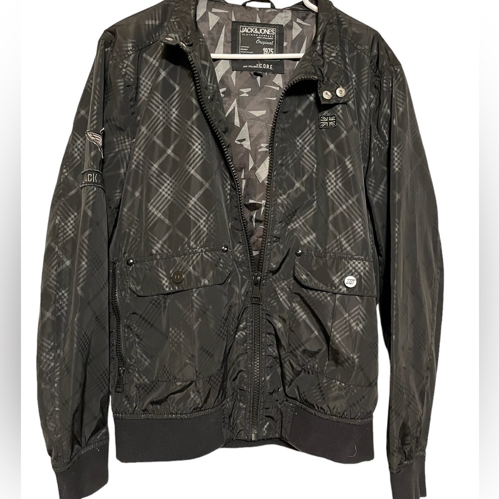 Jack & Jones jacket with hood . Size medium